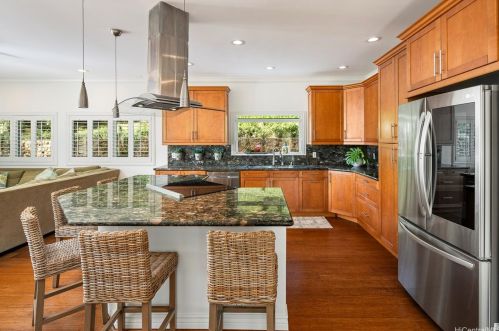 5576 Poola St, Honolulu HI  96821-1565 exterior