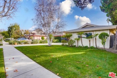 13144 Morrison St, Van Nuys, CA 91423-2159