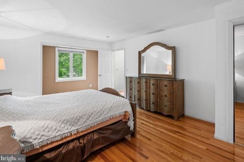 1 Teak Ln, Princeton NJ 08540-4724 exterior