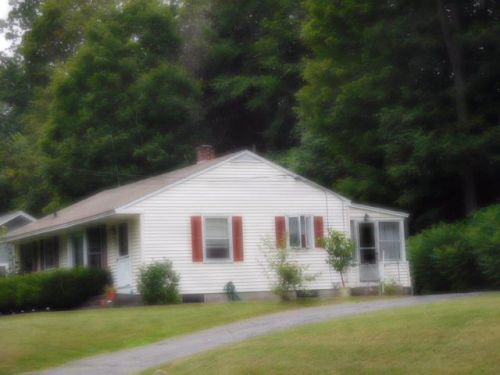 20 Prospect St, Hinsdale, NH 03451-2316
