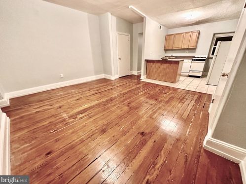 747 22nd St, Philadelphia, PA 19130-0027