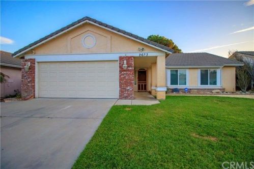 2633 Montecito Dr, Rialto, CA 92377-3671