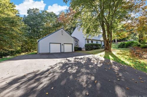 91 Strathmore Rd, Waterbury, CT 06762-1532