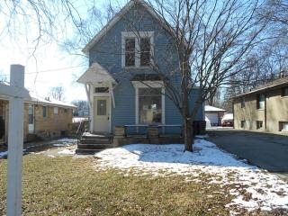 631 Congress St, Hoffman Estates, IL 60120-7903