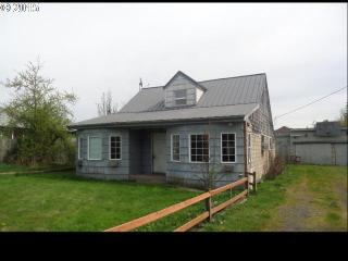 1502 Bridge St, Lafayette, OR 97127-9147