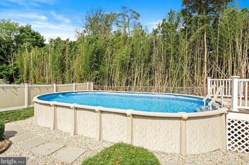 80 Clearview Ave, Trenton NJ  08619-1216 exterior