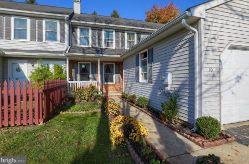 10 Townsend Ct, Lancaster PA  17603-6799 exterior