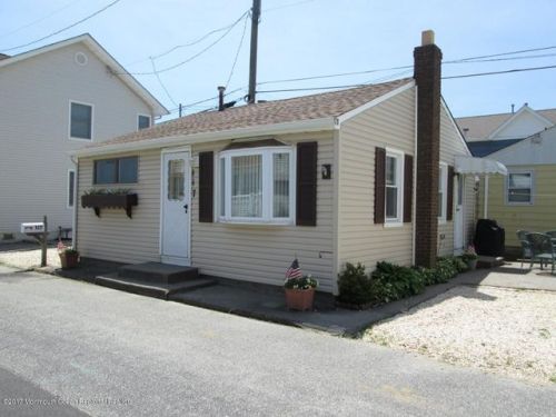 117 Brooks Rd, Lavallette, NJ 08735-3228