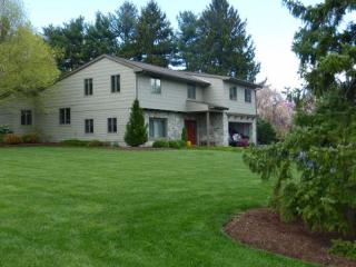 219 Blossom Hill Dr, Lancaster, PA 17601-3211