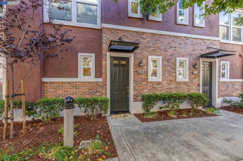 610 Plaza Pl, Hayward, CA 94541-6618