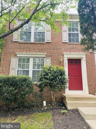 7057 Sauvage Ln, Gainesville, VA 20155-1682