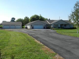 20 Oak Barrel Ln, Zillah, WA 98953-9083
