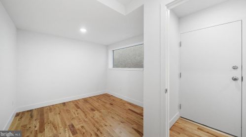 512 4 St, Philadelphia PA 19133-3105 exterior