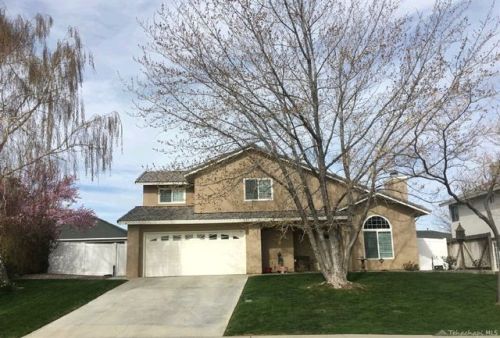 813 Elm St, Tehachapi, CA 93561-2111
