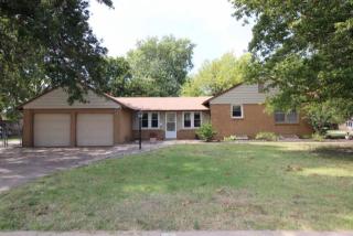 2921 Lincoln St, Wichita, KS 67211-3831