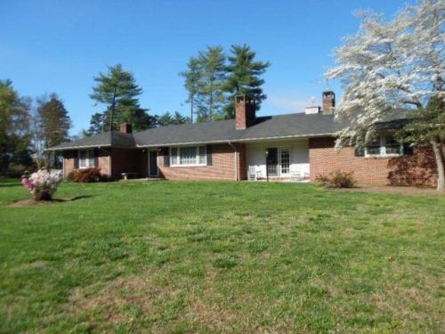 2712 Halifax Rd, Turbeville, VA 24592-5118