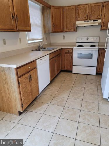 71 Leatherman Dr, Falling Waters WV  25419-7601 exterior
