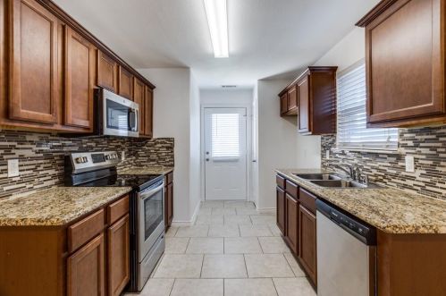 805 College, Princeton TX 75407-6734 exterior