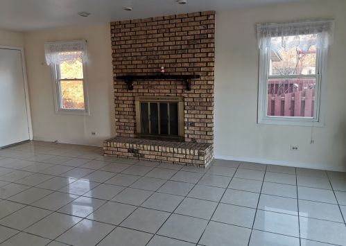 865 Boone Dr, Carol Stream IL  60188-9304 exterior