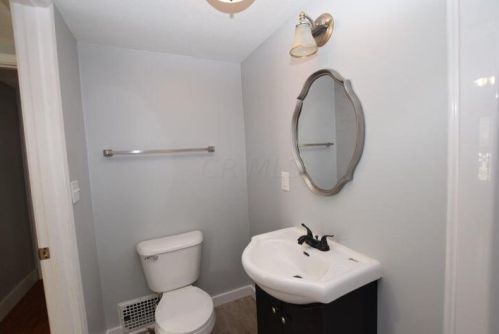 252 Circle Dr, Springfield OH  45503-3300 exterior