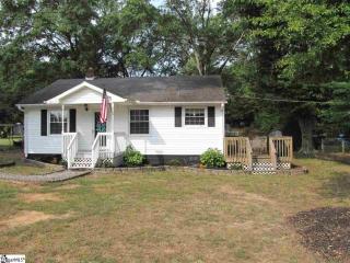 107 Guthrie Ave, Belton, SC 29627-1103