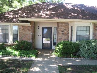 6713 Riviera Dr, Fort Worth TX  76180-8121 exterior
