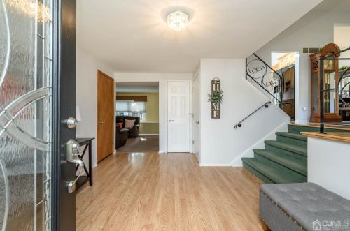 6 Lark Pl, Old Bridge, NJ 08857-3032