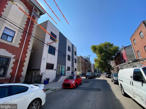 1646 3rd St, Philadelphia, PA 19122-3003