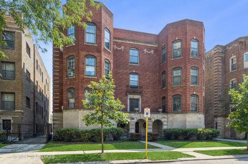 6727 Oglesby Ave, Chicago, IL 60649-1315