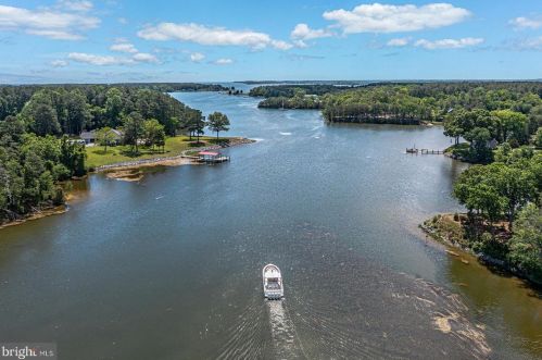 1 Lee Circle St, Kinsale, VA 22488-2333