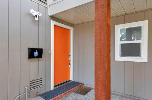 4212 Darlington Ct, Palo Alto, CA 94306-4129