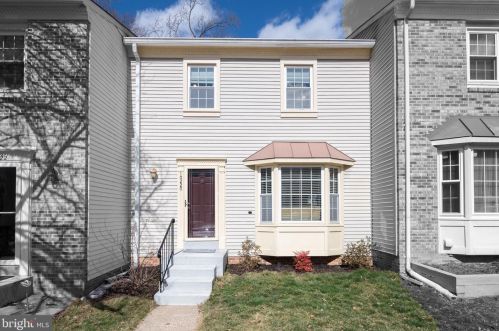 10220 Heron Pond Ter, Springfield VA  22015-3736 exterior
