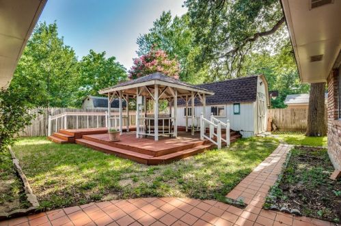 809 Tanglewood Dr, Irving TX 75061-6815 exterior