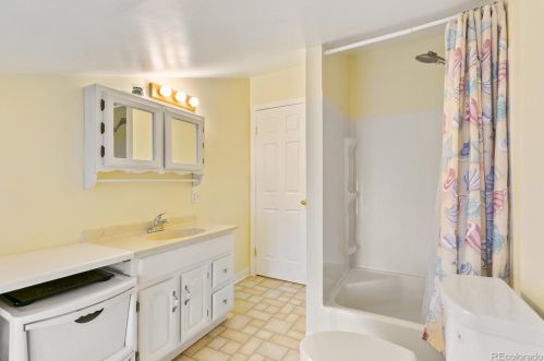 511 Willow Dr, Denver CO  80603-5764 exterior