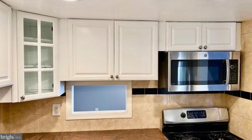 746 20th St, Philadelphia PA  19130-2004 exterior