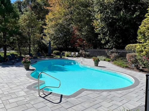 30 Lenihan Ln, Warwick, RI 02818-1145
