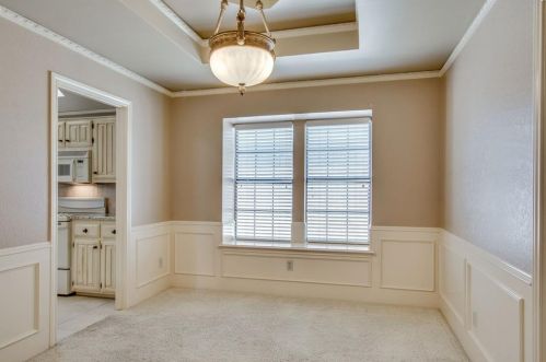 2817 Silverspring Rd, Carrollton TX  75006-4811 exterior