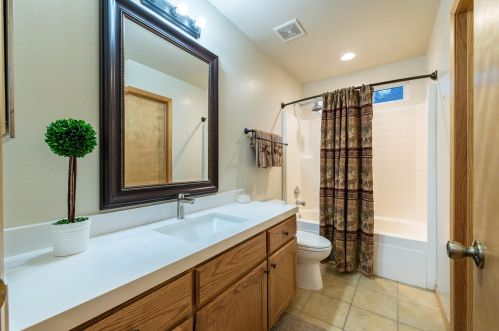 13977 Copenhagen Dr, Truckee CA  96161-6633 exterior