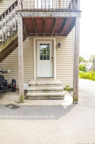 22 Warwick St, Middletown CT  06457-3704 exterior