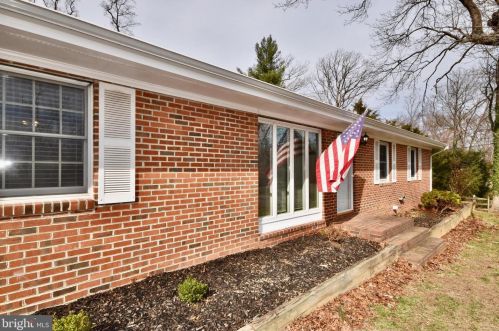 16000 Tiffany Ln, Haymarket, VA 20169-1620