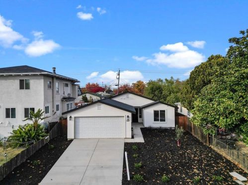 163 5th St, Stockton, CA 95206-2603