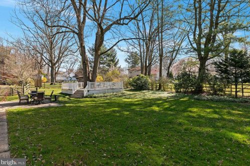 13 Duffield Dr, Trenton, NJ 08628-2005