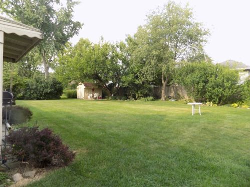 1285 Douglas Ln, Crete, IL 60417-2304