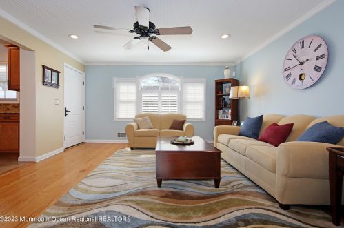 35 Madison Ave, Tinton Falls, NJ 07701-2208