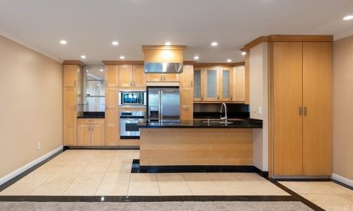 2521 Sunflower Ave, Santa Ana CA 92704-7534 exterior