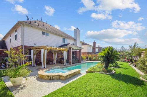 2127 Trinity Mnr Ln, Richmond TX  77469-7255 exterior