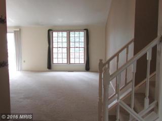 5843 New England Woods Dr, Springfield VA  22015-2963 exterior