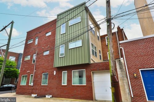 516 Carpenter St, Philadelphia, PA 19147-4044