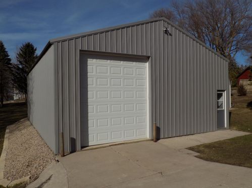 309 Lake Aires Rd, Fairmont, MN 56031-2413