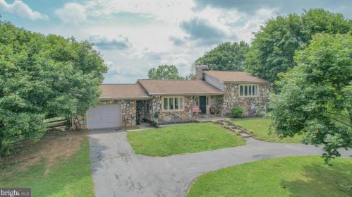 722 Crossroad School Rd, Hedgesville, WV 25427-3135